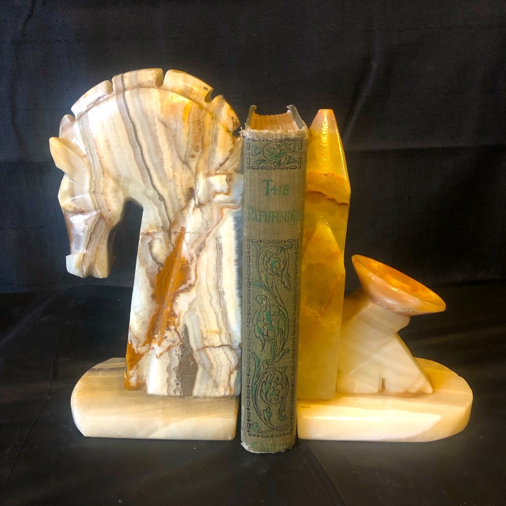 Southwestern onyx marble horse mustang and siesta sombrero man bookends 7” VTG